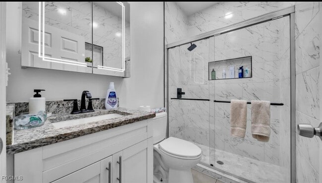 Building Photo - 320 Homer Ave S