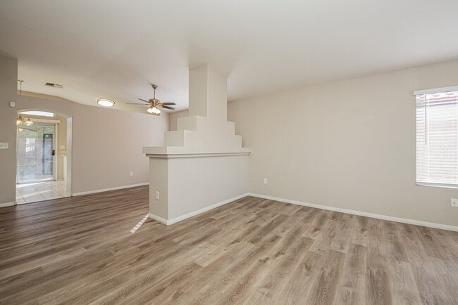 Building Photo - 4404 La Lima Ct