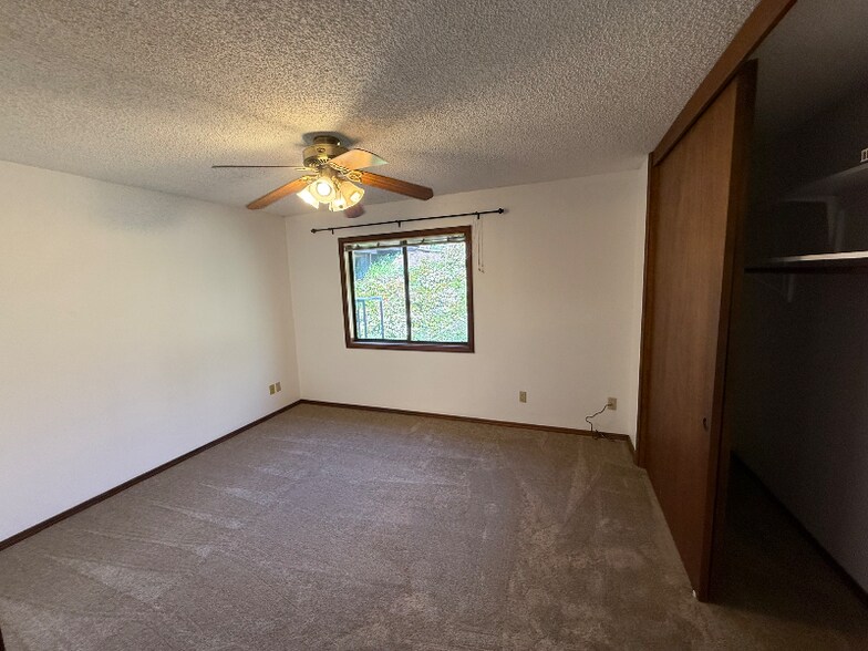 Building Photo - 804 Torrance St