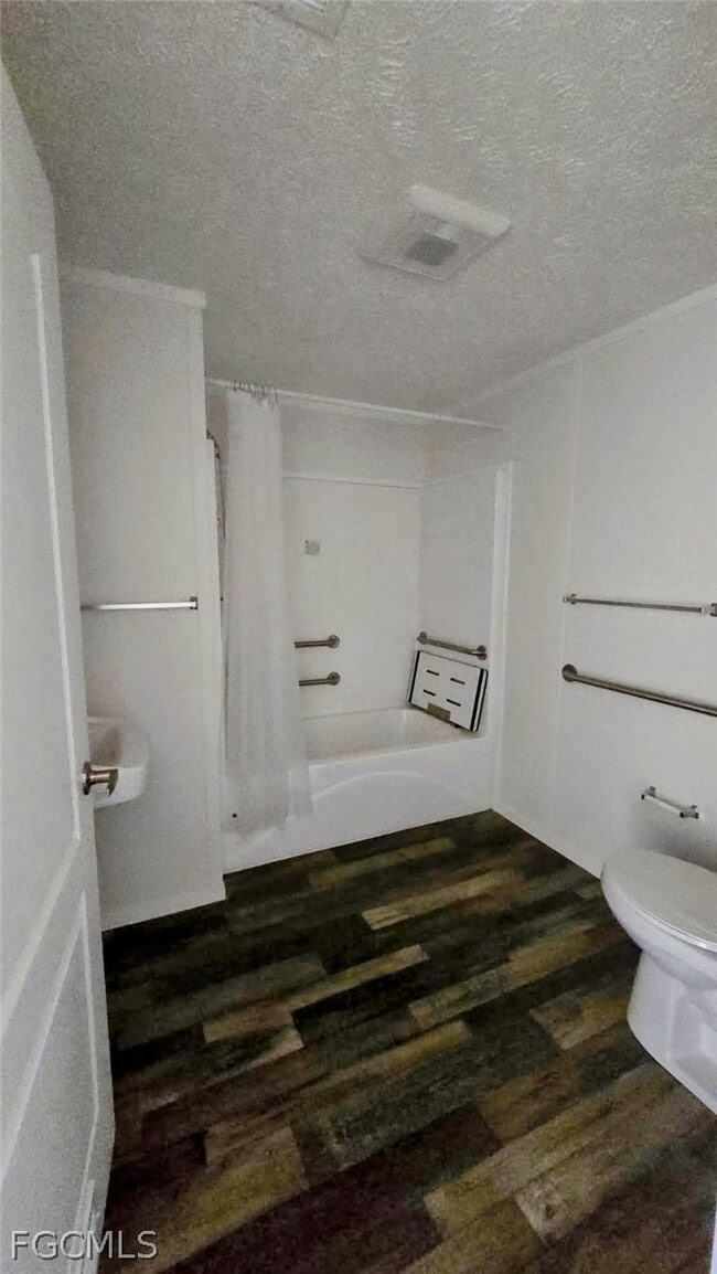 Building Photo - 4850 Pioneer 16th St