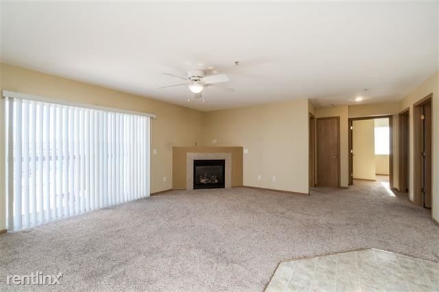 Building Photo - 2 br, 1 bath  - 4600 Grand Ave Unit C