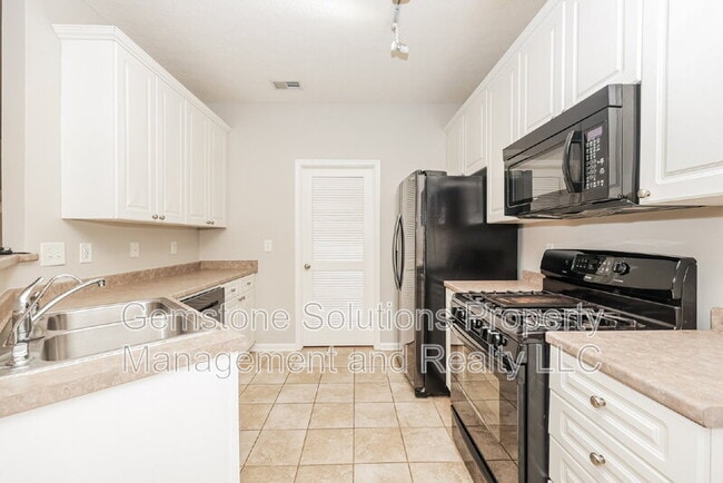 Building Photo - 1006 Prince St