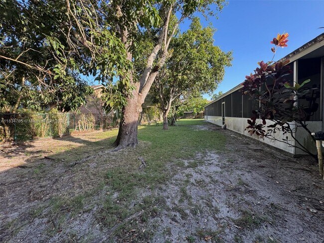 Building Photo - 13501 SW 104th Ave