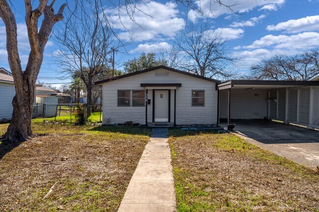 Building Photo - Fairlawn 3 bedroom, 1 bath ready for move-in