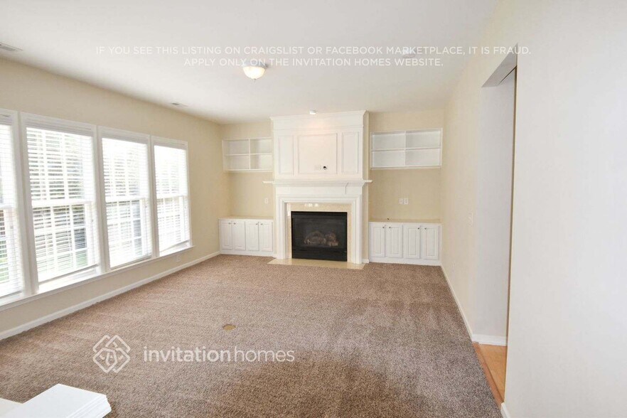 Building Photo - 5304 Granada Hills Dr