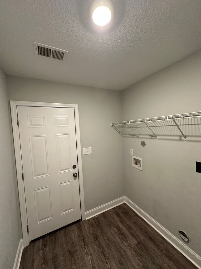 Building Photo - Olive Branch Schools- IMMEDIATE MOVE IN!!! 3 BR/2 BA