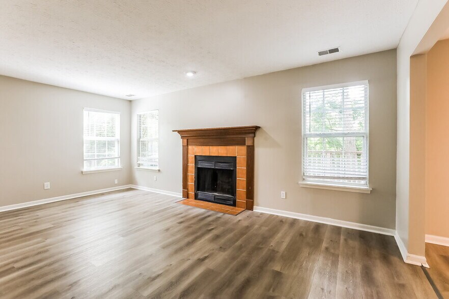 Building Photo - 5223 Pin Oak Dr