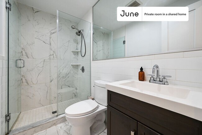Building Photo - Room in Shared 4 bed/2 bath home in West Harlem