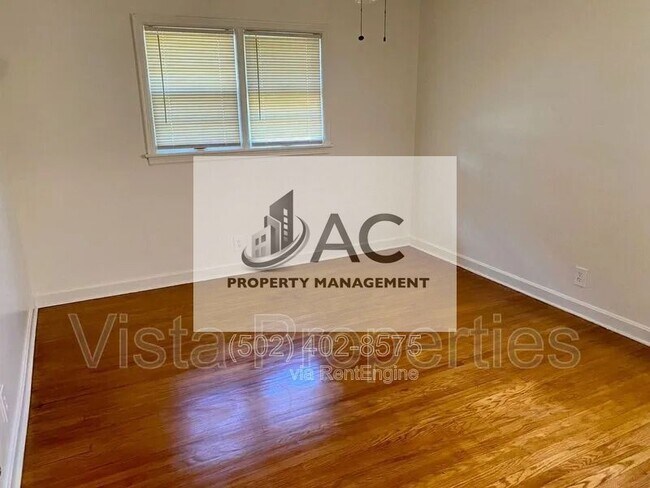 Building Photo - 3655 Kahlert Ave