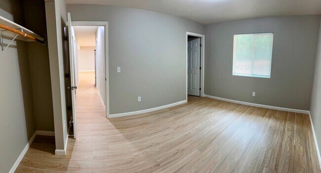 Building Photo - 16116 Mistletoe Ln
