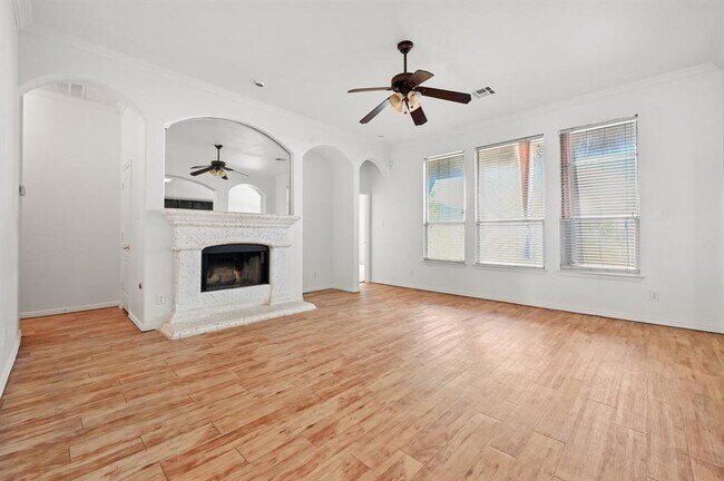 Building Photo - 1665 Amberwood Loop