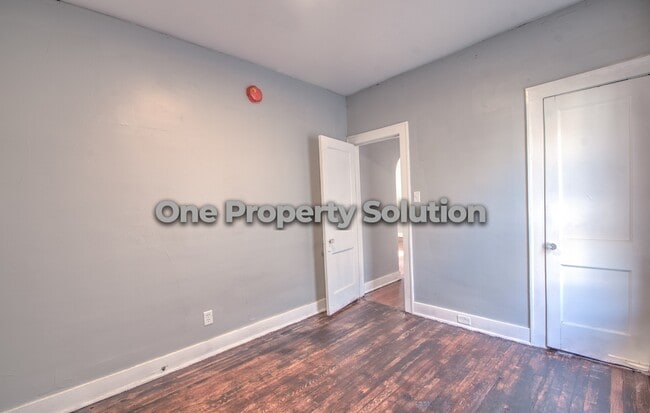 Building Photo - 407 Kenwood St