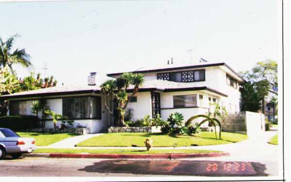 Primary Photo - 3886-3888 S Bronson Ave