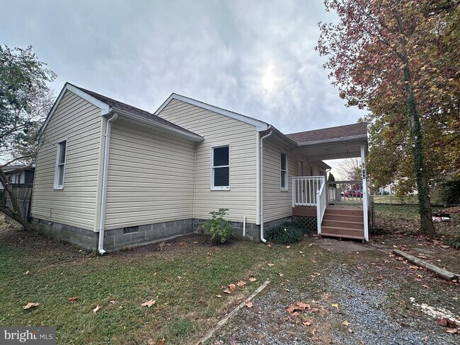 Building Photo - 106 Lee St