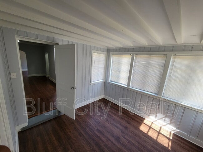 Building Photo - 925 N Trezevant St