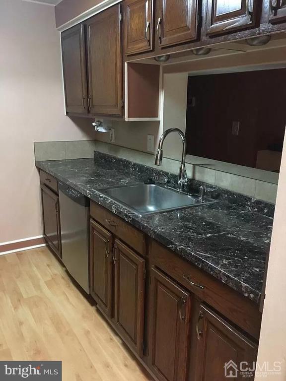 Building Photo - 818 Ravens Crest Dr