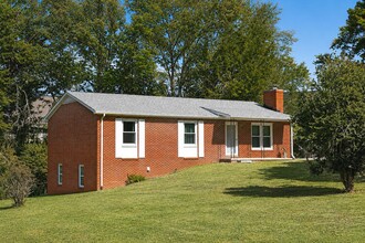Building Photo - 930 Claudius Ct