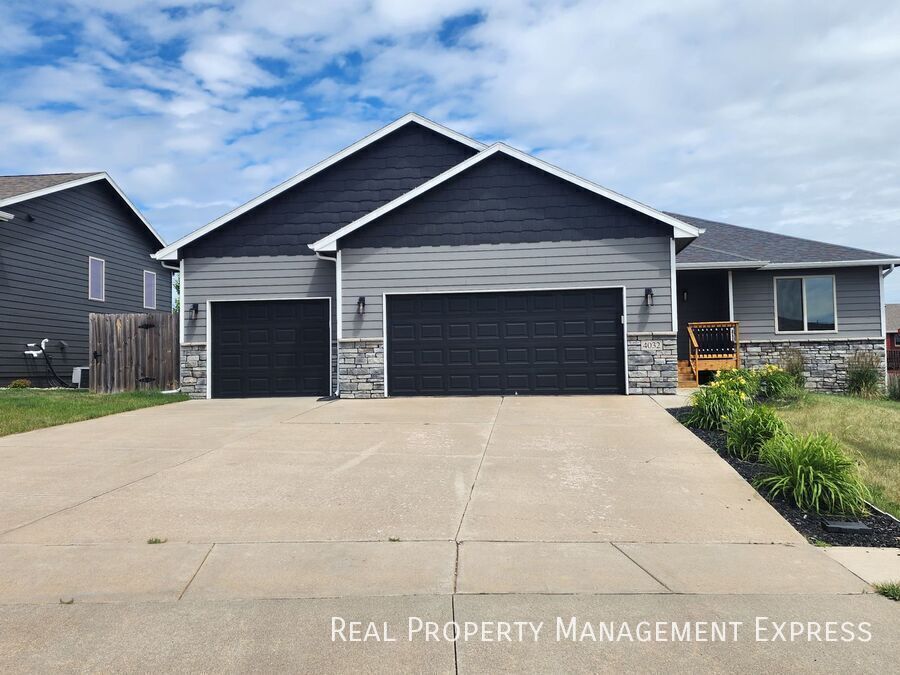 Building Photo - 4032 Homerun Ave