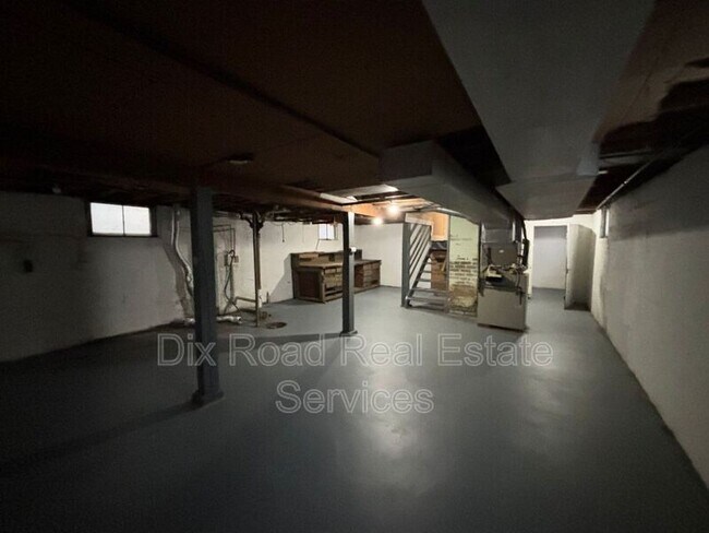 Building Photo - 2404 Mundale Ave