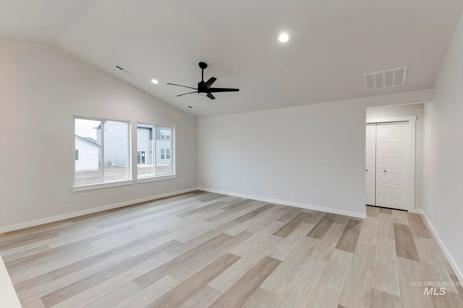 Building Photo - 4335 E Woodmurra St