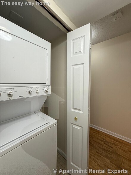 Building Photo - 345 Franklin St