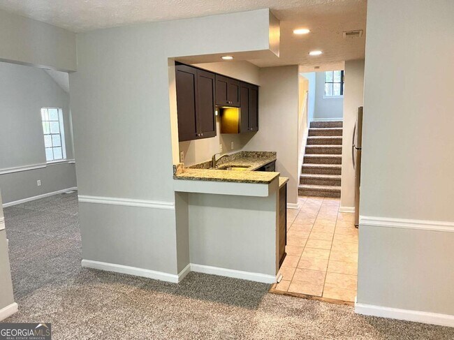 Building Photo - 415 Hillsdale Dr