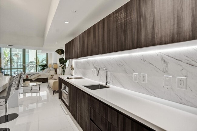 Building Photo - 851 NE 1st Ave