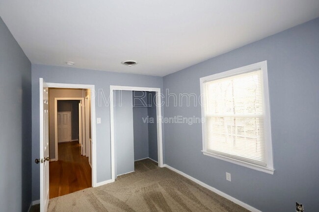 Building Photo - 1929 Millsap Ln