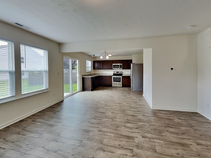 Building Photo - 10921 Woods Dr