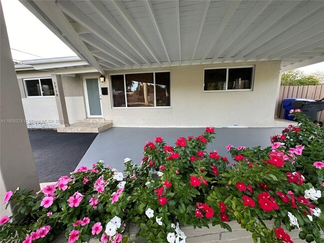 Building Photo - 1718 N 27th Ave