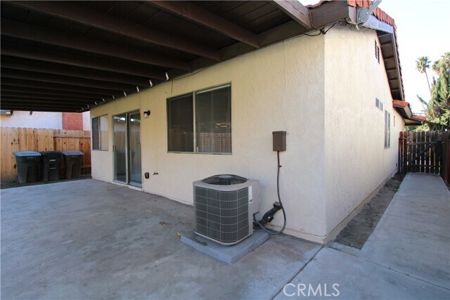 Building Photo - 836 Cisco St S