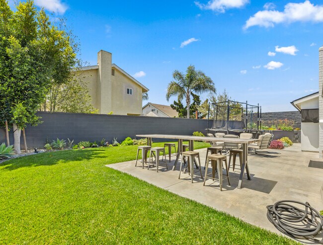 Building Photo - 6522 Farinella Dr