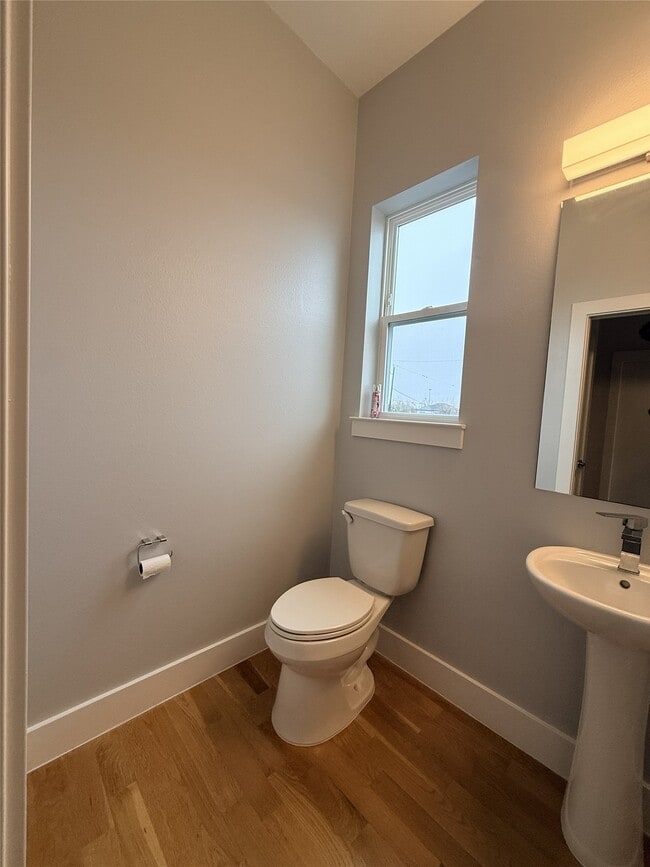 Building Photo - 4618 Nichols St