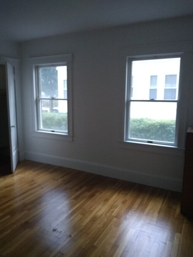 Building Photo - 33 Claymoss Rd