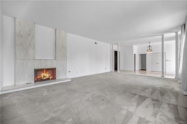 Building Photo - 9643 Amestoy Ave