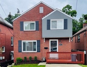 Building Photo - Comfortable 3-Bedroom Home with Private Backyard in Pittsburgh!