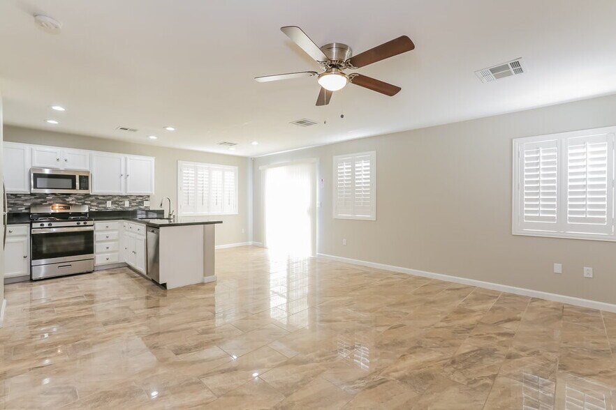 Building Photo - 9327 Pyrope Ct