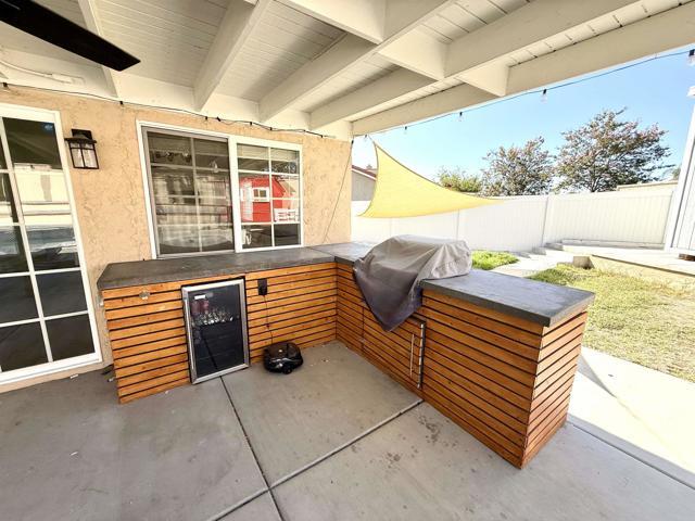 Building Photo - 24399 Oakridge Cir