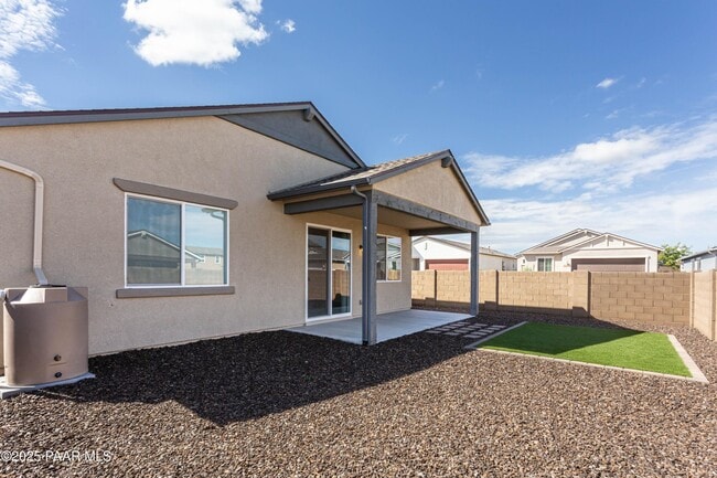 Building Photo - 1352 Warbler Wy