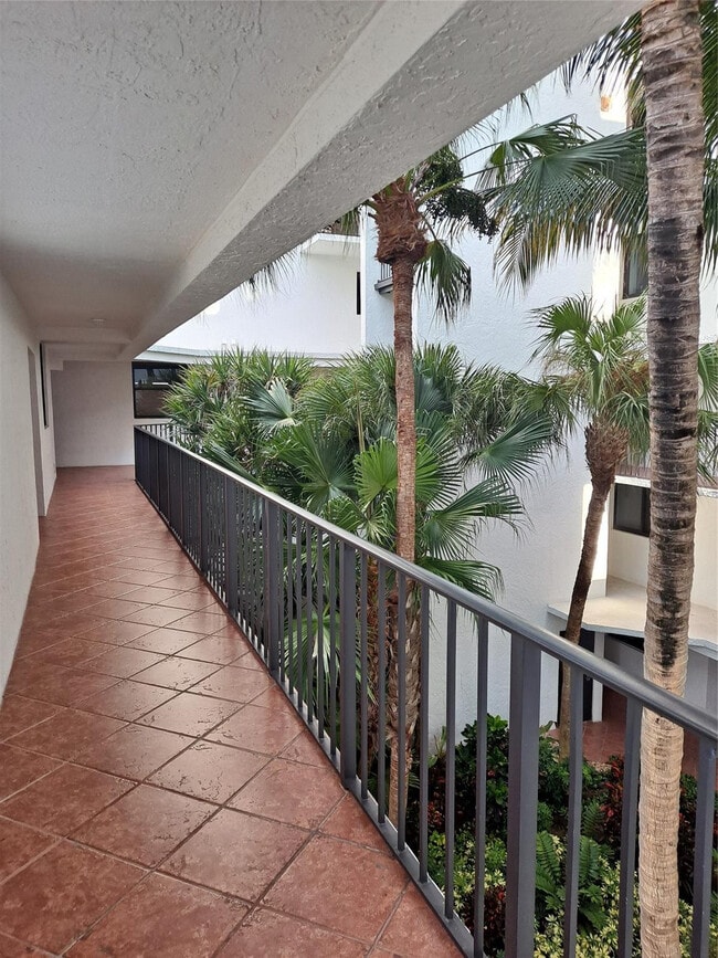 Building Photo - 2565 S Ocean Blvd