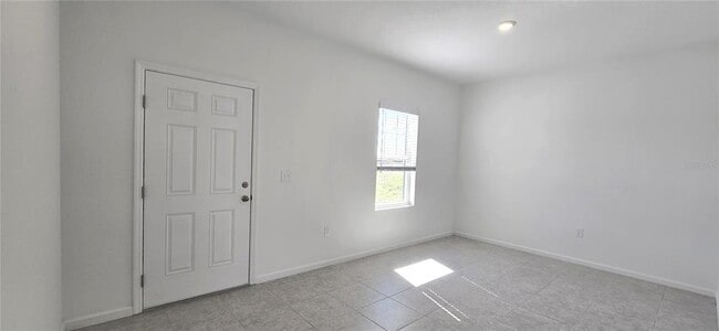 Building Photo - 2803 Poppy Ave