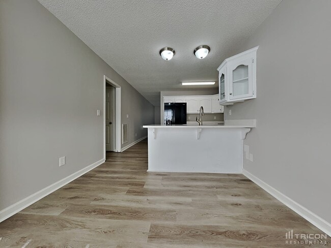 Building Photo - 795 Piney Ct