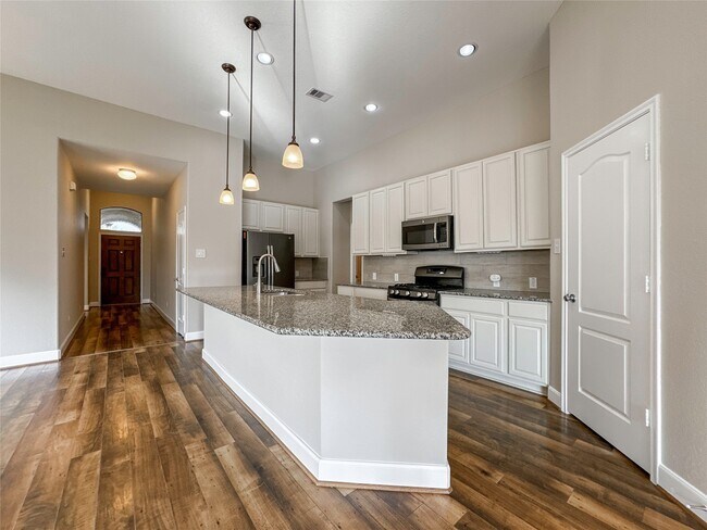 Building Photo - 1613 Cintola Ln