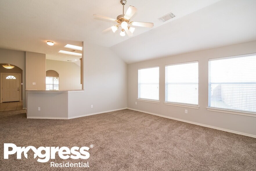 Building Photo - 16419 Great Ridge Ct