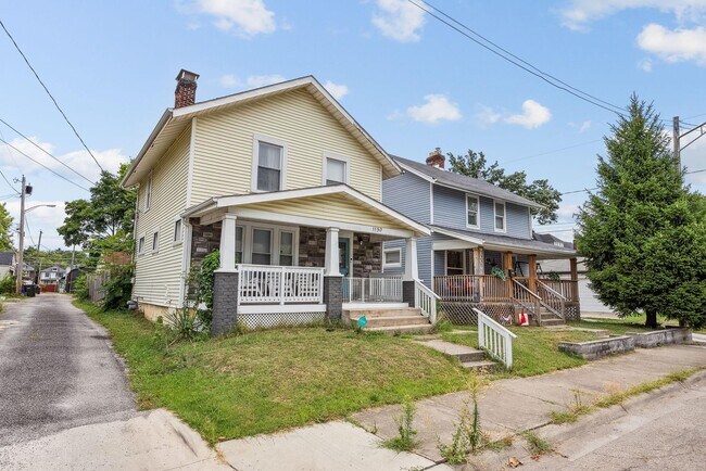 Building Photo - 1150 E Sycamore St