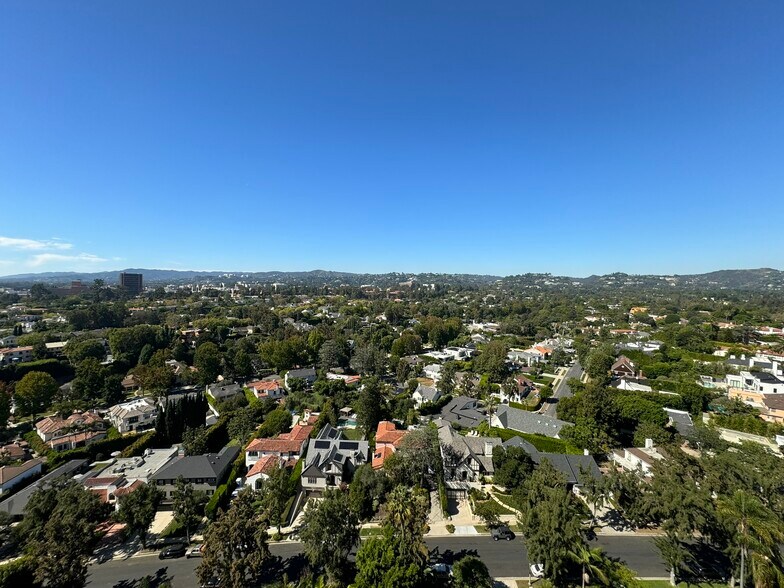 Building Photo - 10445 Wilshire Blvd