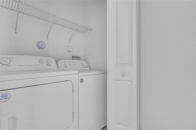 Building Photo - 209 SW 159th Dr