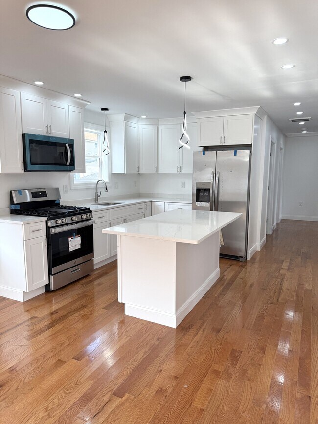 Building Photo - 47 Rill St