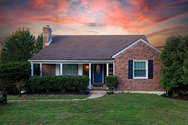 Building Photo - 2900 Cub Hill Rd