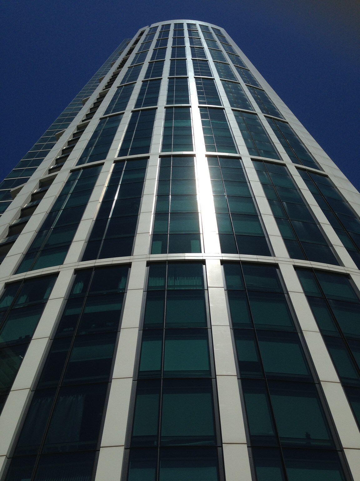 Building Photo - 425 1st